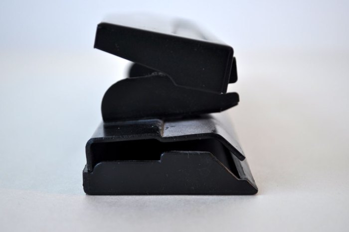 3 Hole Punch from Side