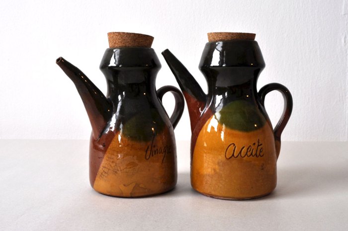 vinaigre1 Oil and Vinegar Jugs