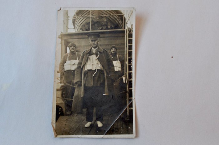 captain-photo Photo of Captain on Ship
