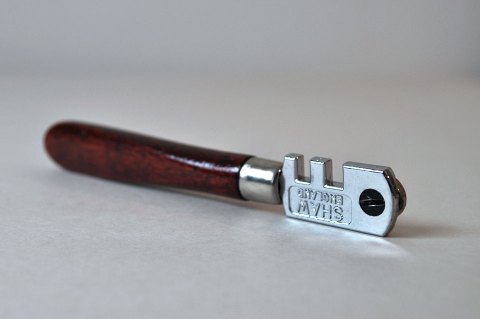 glasscutter2 Glass Cutter
