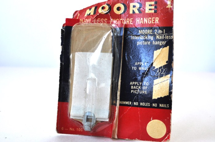 Moore's Picture Hanger Moore's Picture Hanger