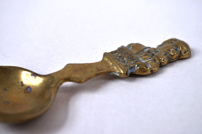 Tea caddy spoon