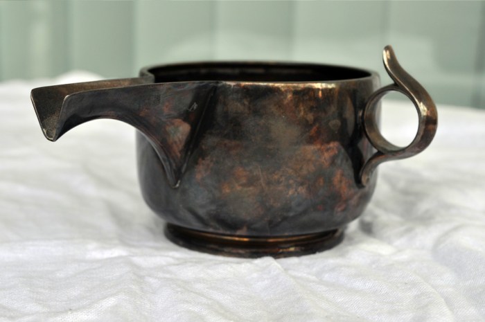 Roman creamer
